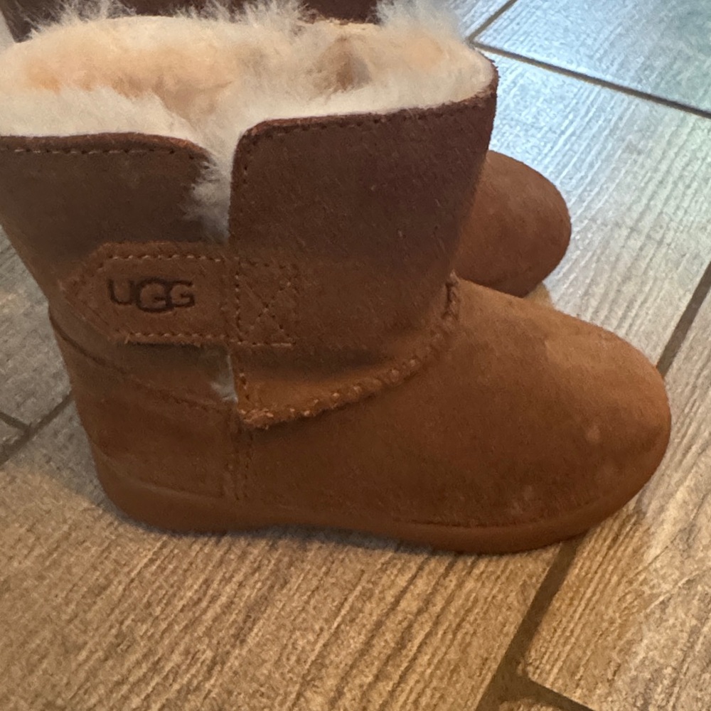 UGG Kids Chestnut Suede Shearling Booties
